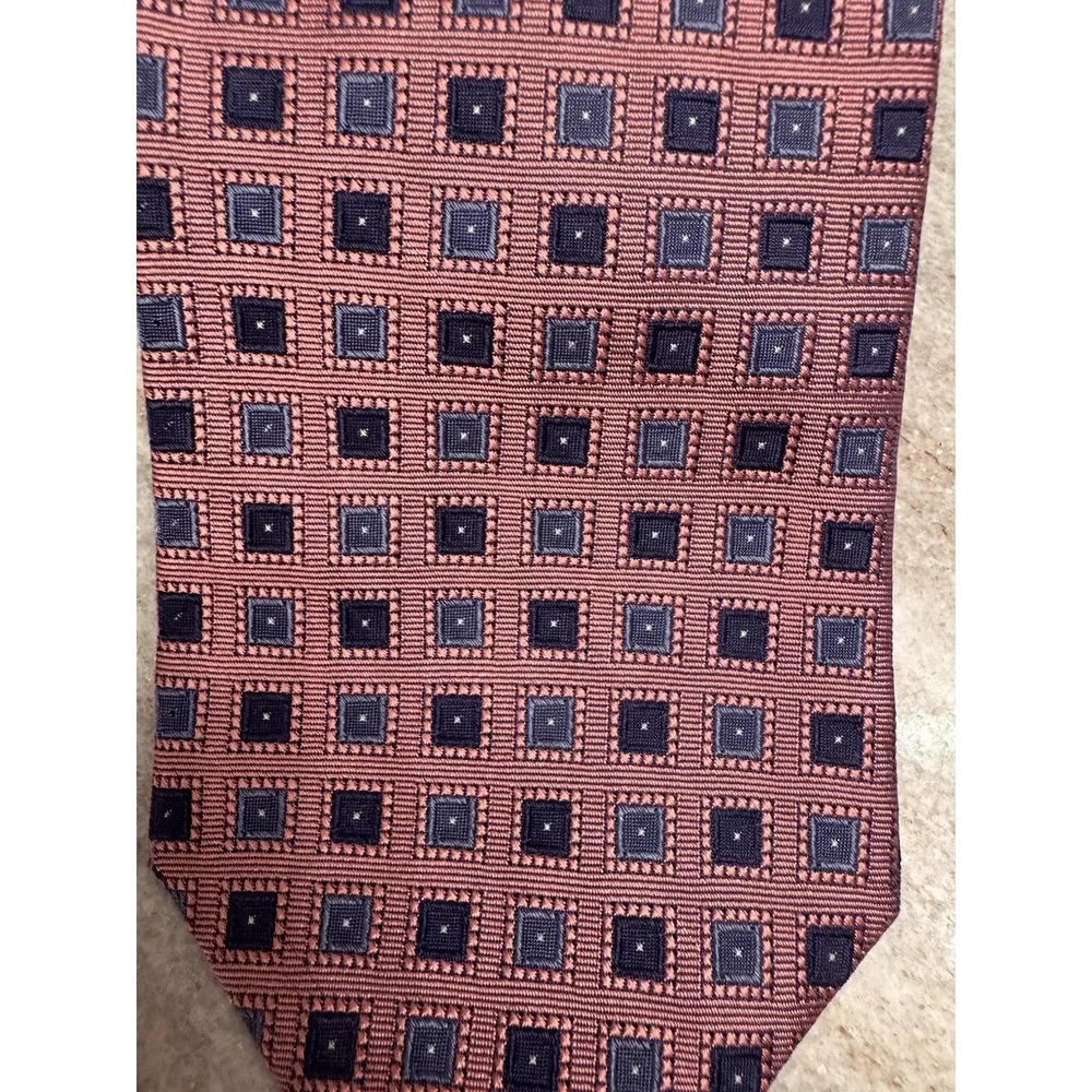 Brooks Brothers 346 Pure Silk Tie Blush Geometric Square USA‎